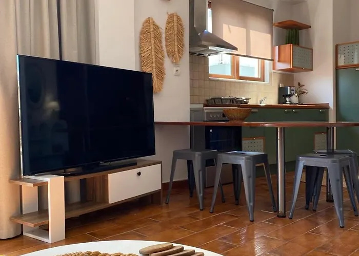 Bougainvillea House, Old Town Cos